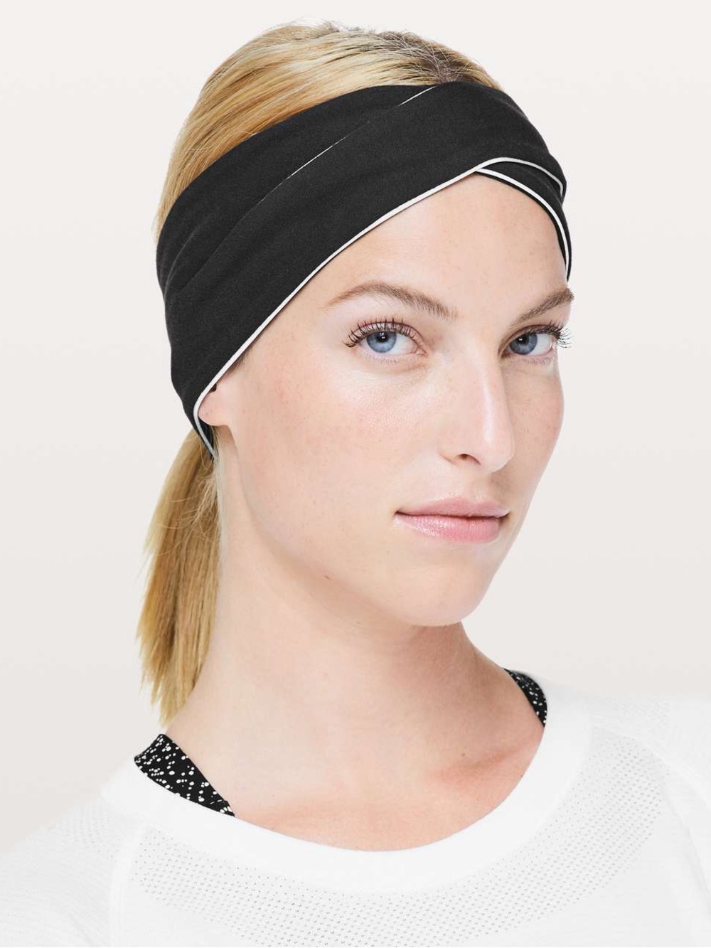 Lululemon Cross Chill Run Earwarmer Headband Black O/S